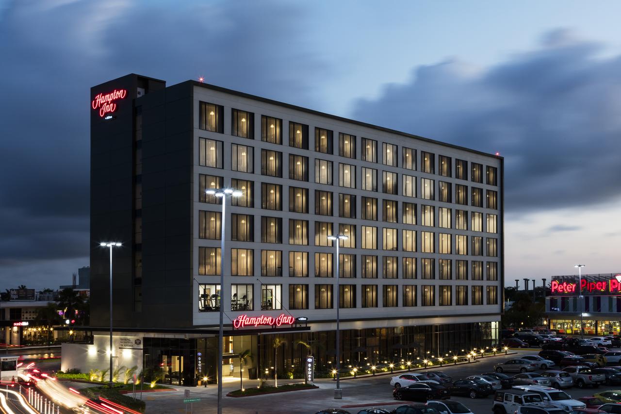Hotel Hampton Inn by Hilton Cancún Cumbres cerca del aeropuerto