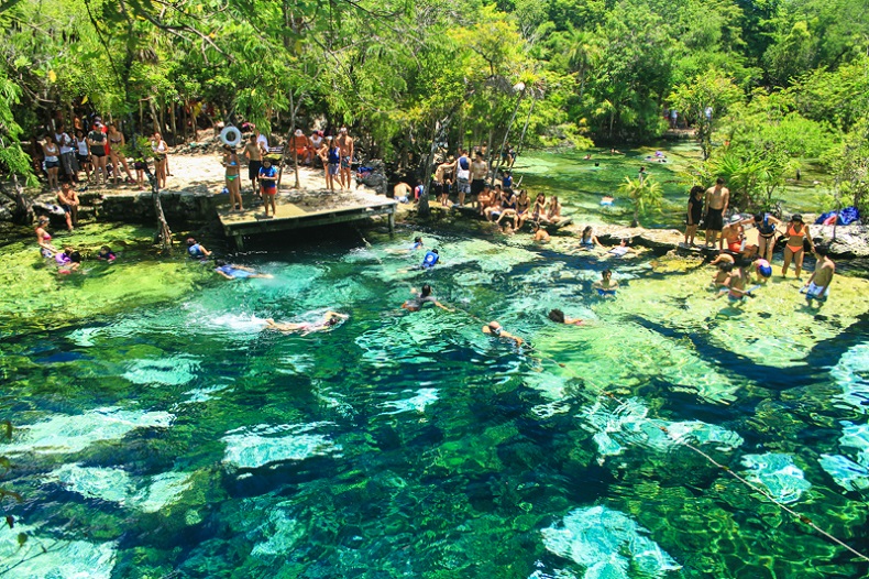 Bañarte en un Cenote