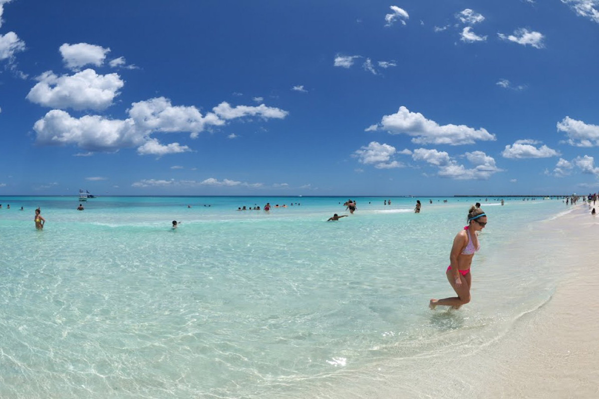 Playa Mamitas playa del carmen