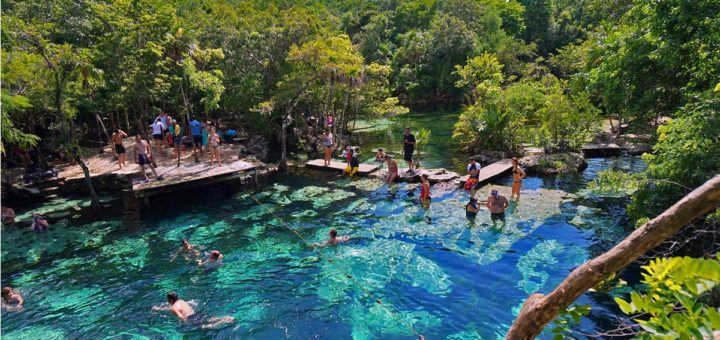 Visitar el Cenote Azul bacalar