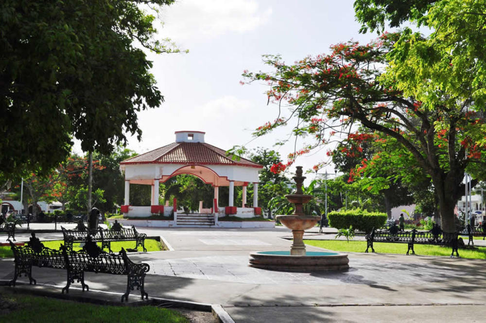 Plaza Principal de Bacalar