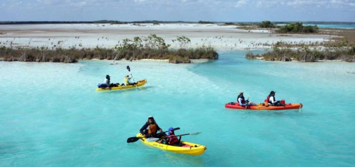 Top 5 actividades acuáticas en Bacalar: más allá del paddle