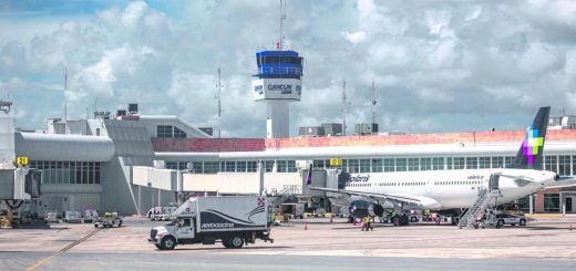 Cancún disminuye distancia en tráfico aéreo con respecto al 2024