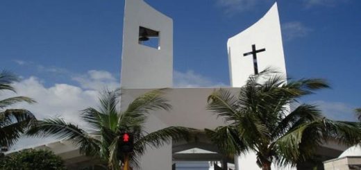 Parroquia Cristo Resucitado: ¿Qué hoteles están cerca?