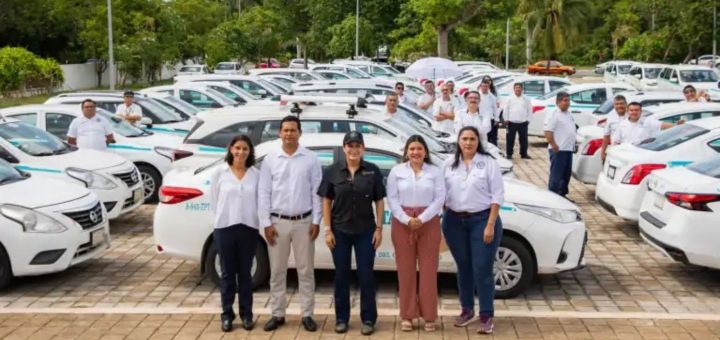 Playa del Carmen: Capacitan a taxistas para mejorar atención al turista