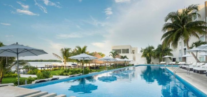 Real Inn Cancún: Hospedaje moderno en el Caribe Mexicano