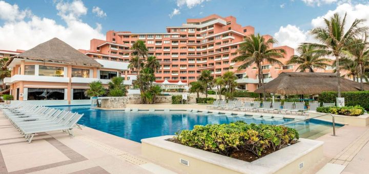 Wyndham Grand Cancun All-Inclusive Resort & Villas: Lujo y playa en la Zona Hotelera