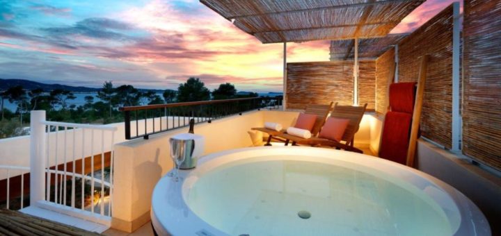 Cancún 2025: Top 5 hoteles con piscina o jacuzzi privado