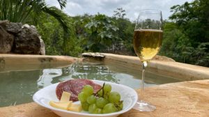 Cenote Escondido Eco Hotel: Naturaleza incluida en tu paquete