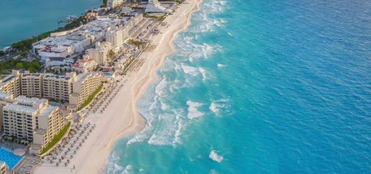 Halloween en Cancún: Las 5 mejores playas para ir según la IA