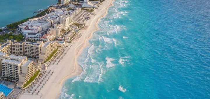 Halloween en Cancún: Las 5 mejores playas para ir según la IA